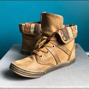 Blowfish tan Trina ankle boots